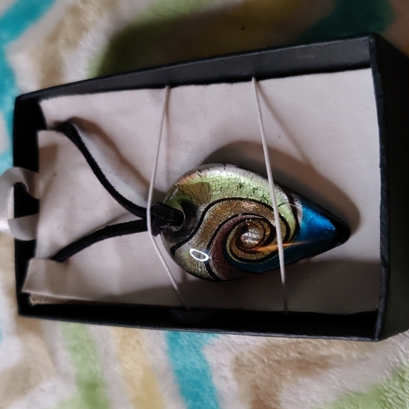 16.  My SeeSeeMade in Italy Murano Glass Necklace on Leather Cord - Picture 4 of 4